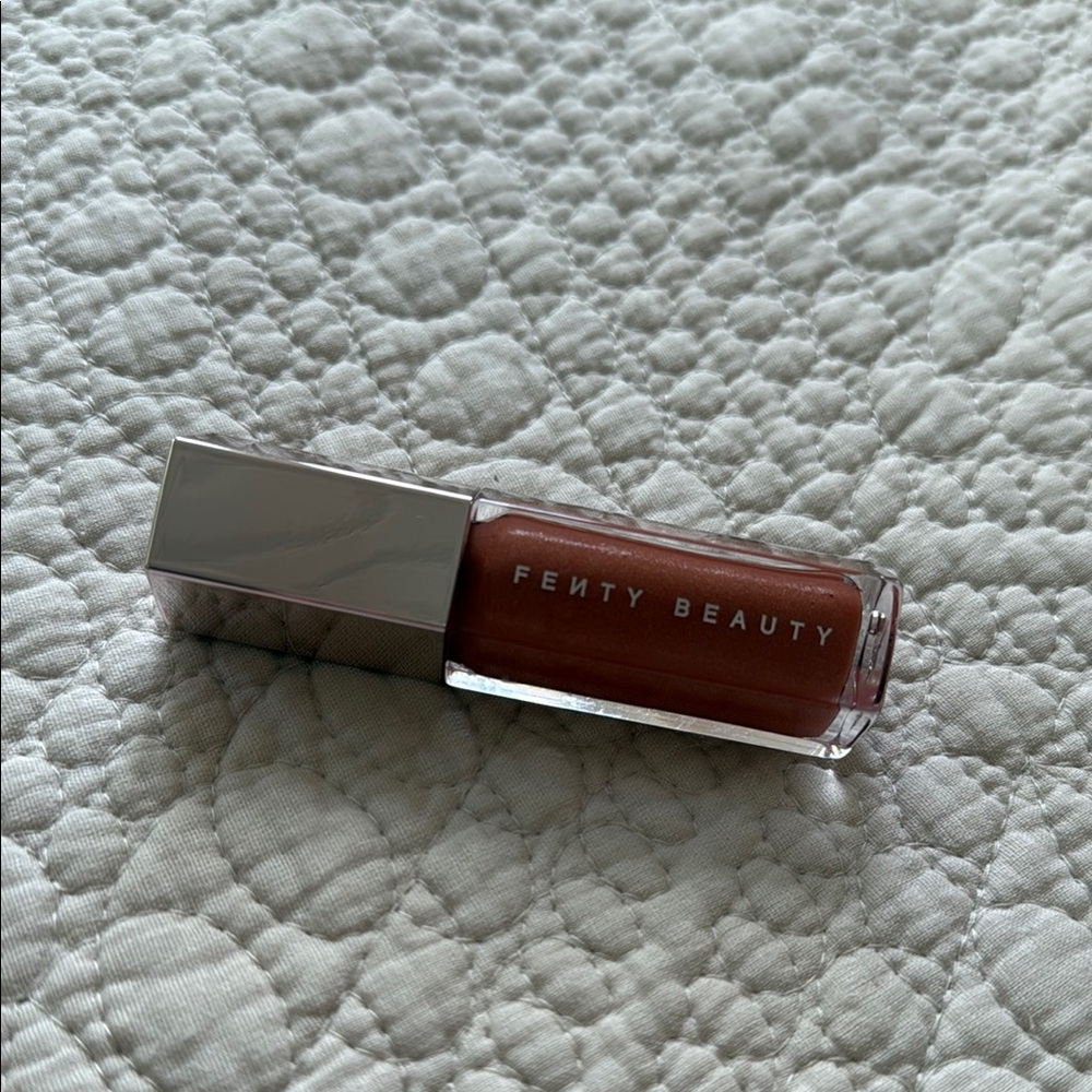 Fenty Beauty Fenty Glow Lip Gloss Bomb